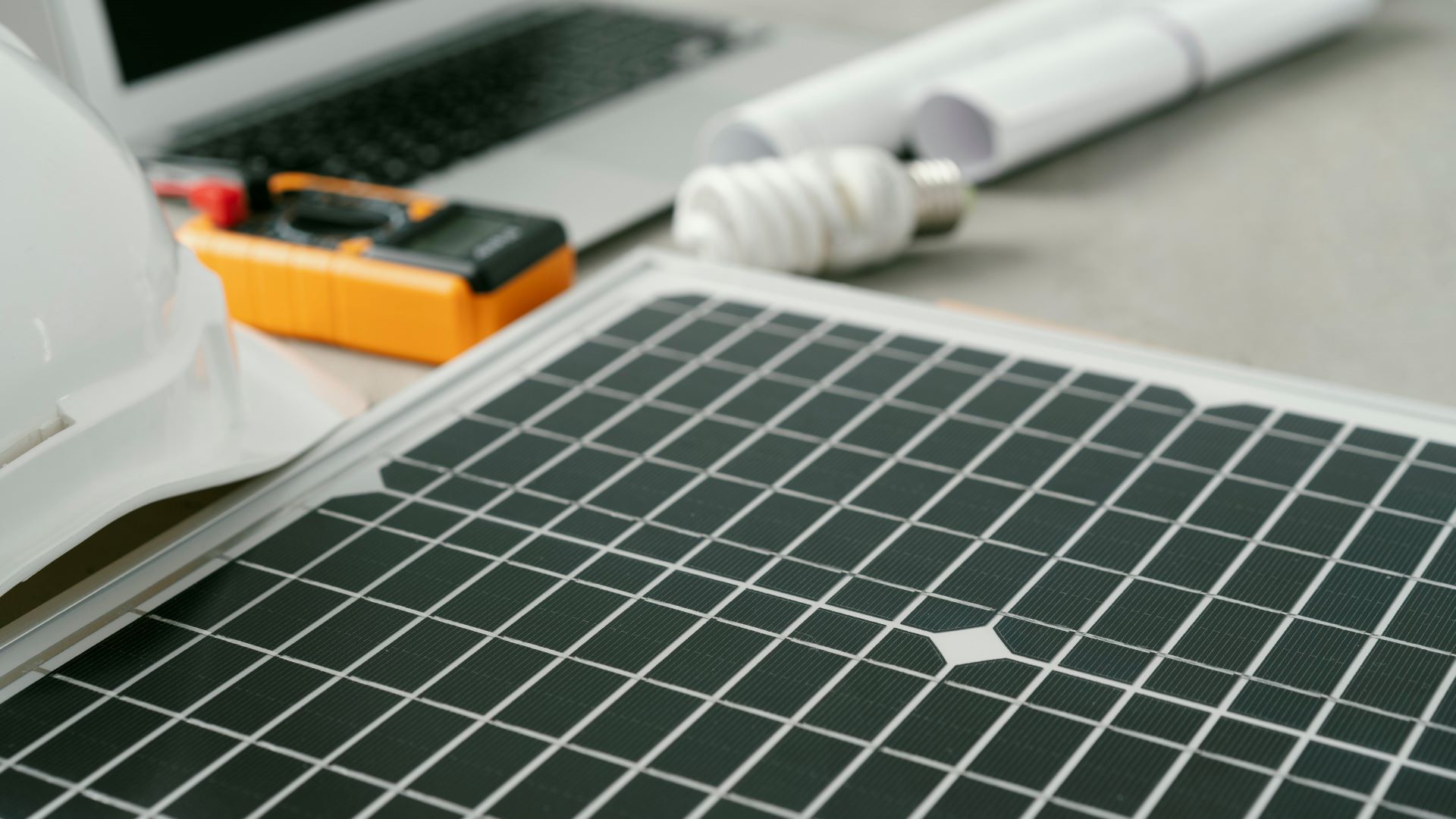 Smart Charging Tips to Extend Solar Battery Life Today